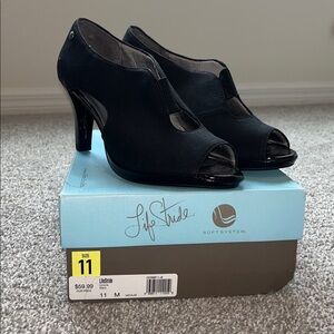 Life Stride Black Peep Toe Heels